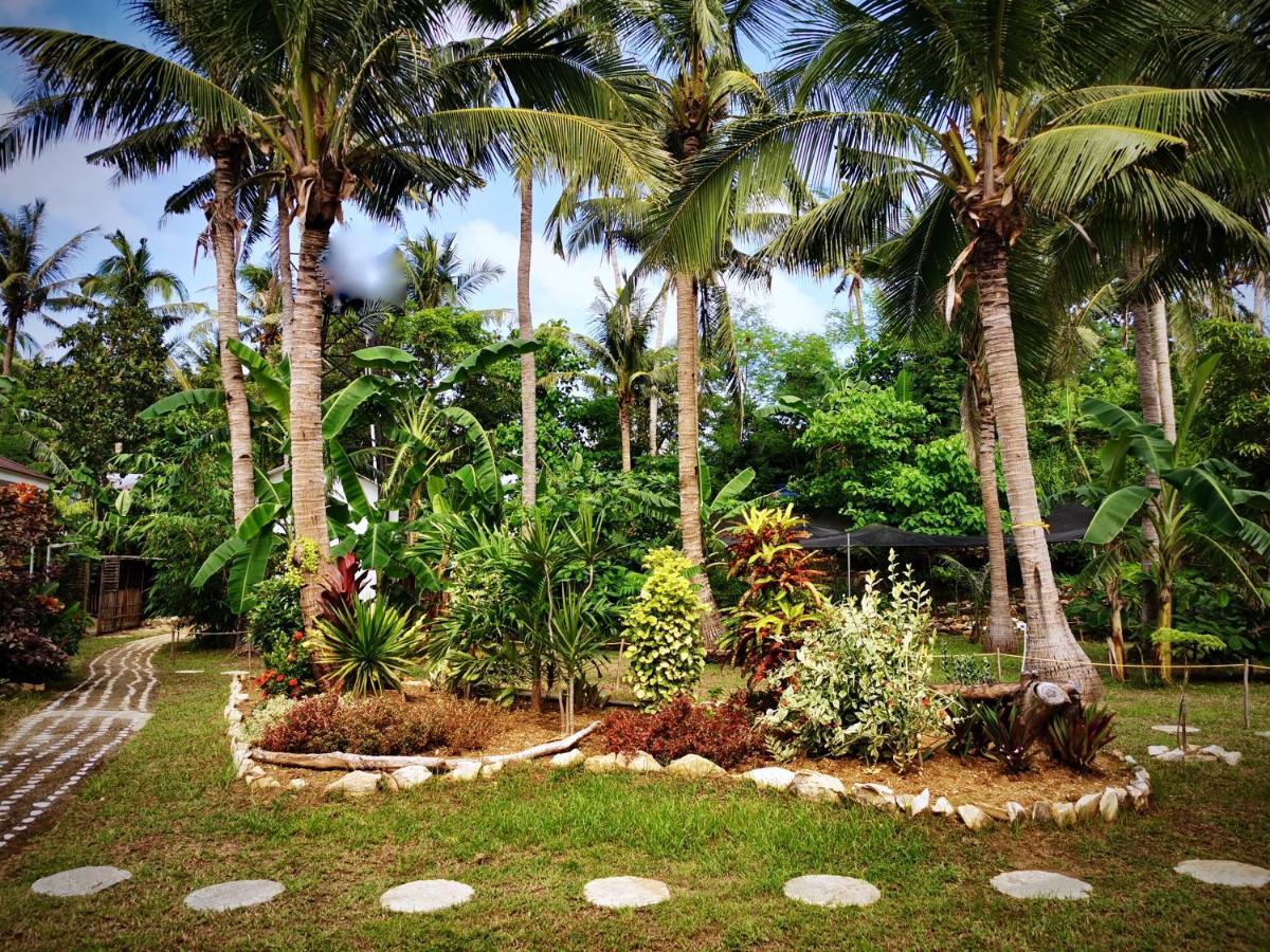 Sunset Cove Beach & Dive Resort Romblon Exterior photo